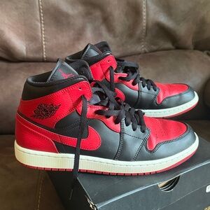 Nike Air Jordan I mid size